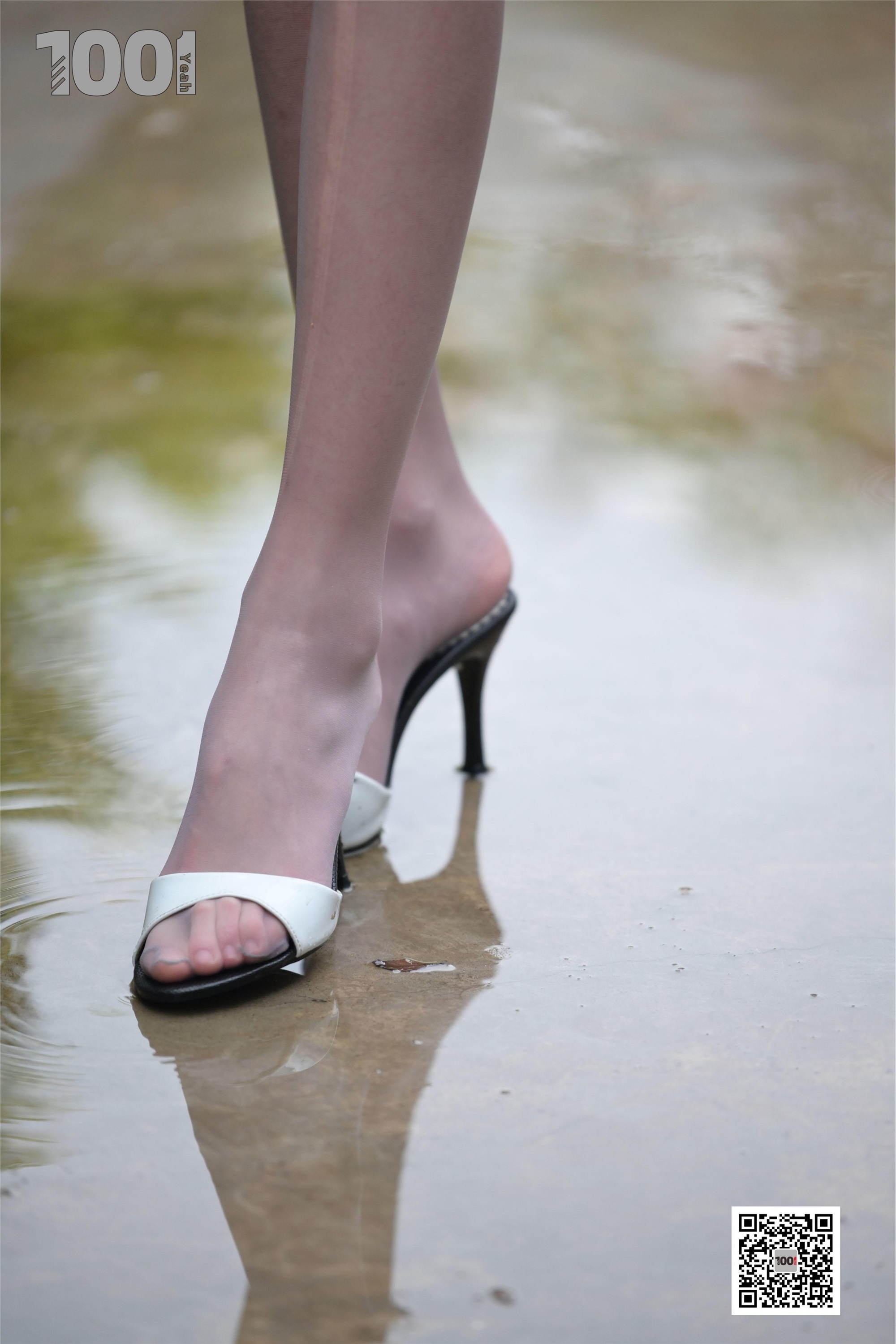 IESS异思趣向  一千零一夜《雨中漫步3》